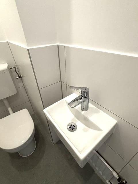 Prenájom bytu 3-izbový 92 m², Noestraße 28, München, Bavorsko Prenájom bytu 3-izbový 92 m², Noestraße 28, München, Bavorsko