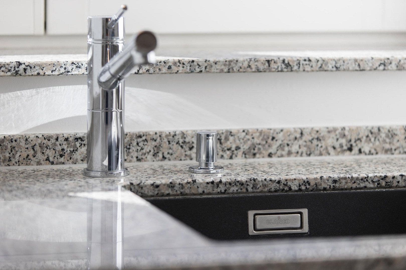 Prenájom bytu 3-izbový 90 m², Forstenrieder Allee 194, München, Bavorsko Prenájom bytu 3-izbový 90 m², Forstenrieder Allee 194, München, Bavorsko