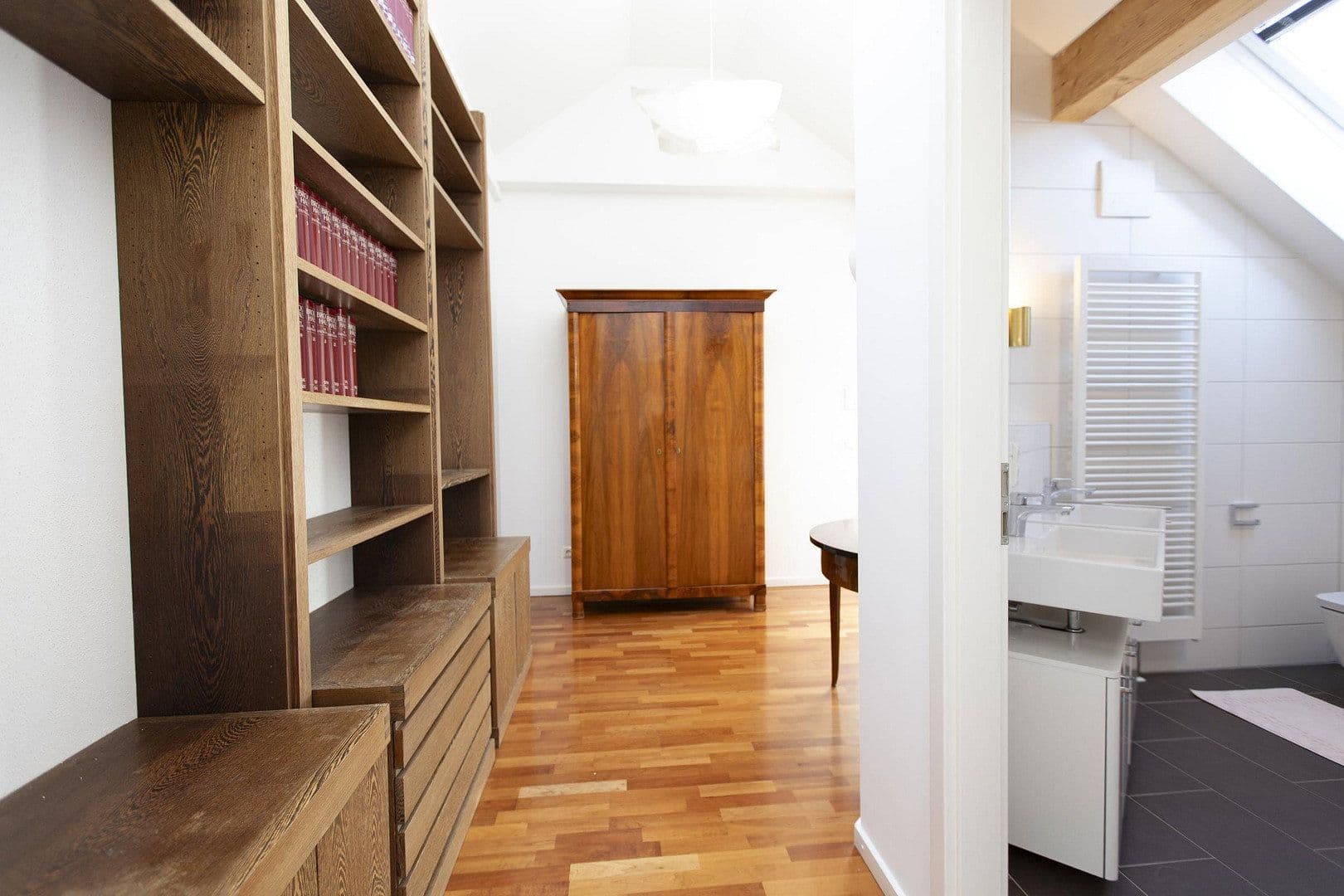 Prenájom bytu 3-izbový 90 m², Forstenrieder Allee 194, München, Bavorsko Prenájom bytu 3-izbový 90 m², Forstenrieder Allee 194, München, Bavorsko