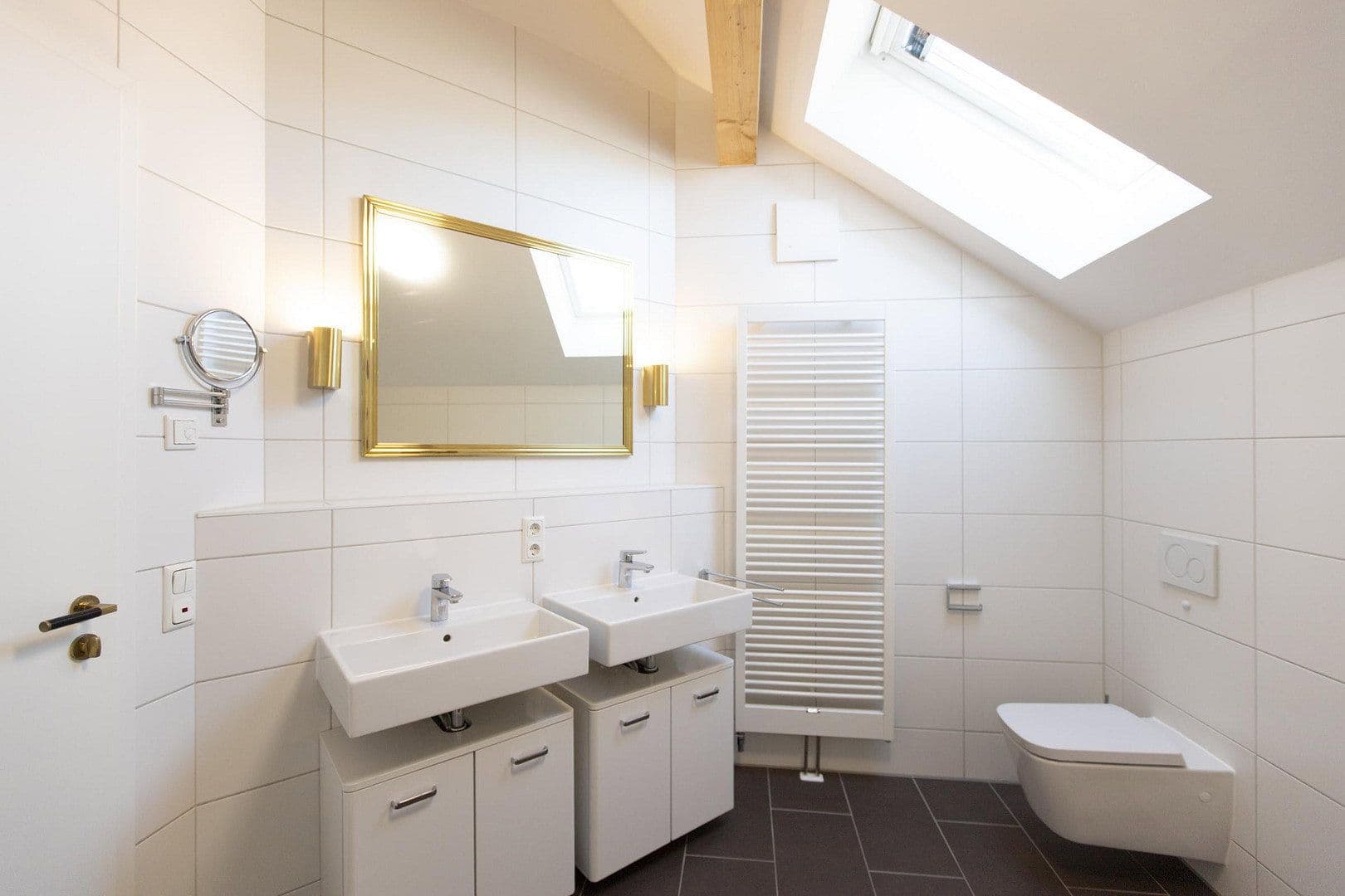 Prenájom bytu 3-izbový 90 m², Forstenrieder Allee 194, München, Bavorsko Prenájom bytu 3-izbový 90 m², Forstenrieder Allee 194, München, Bavorsko