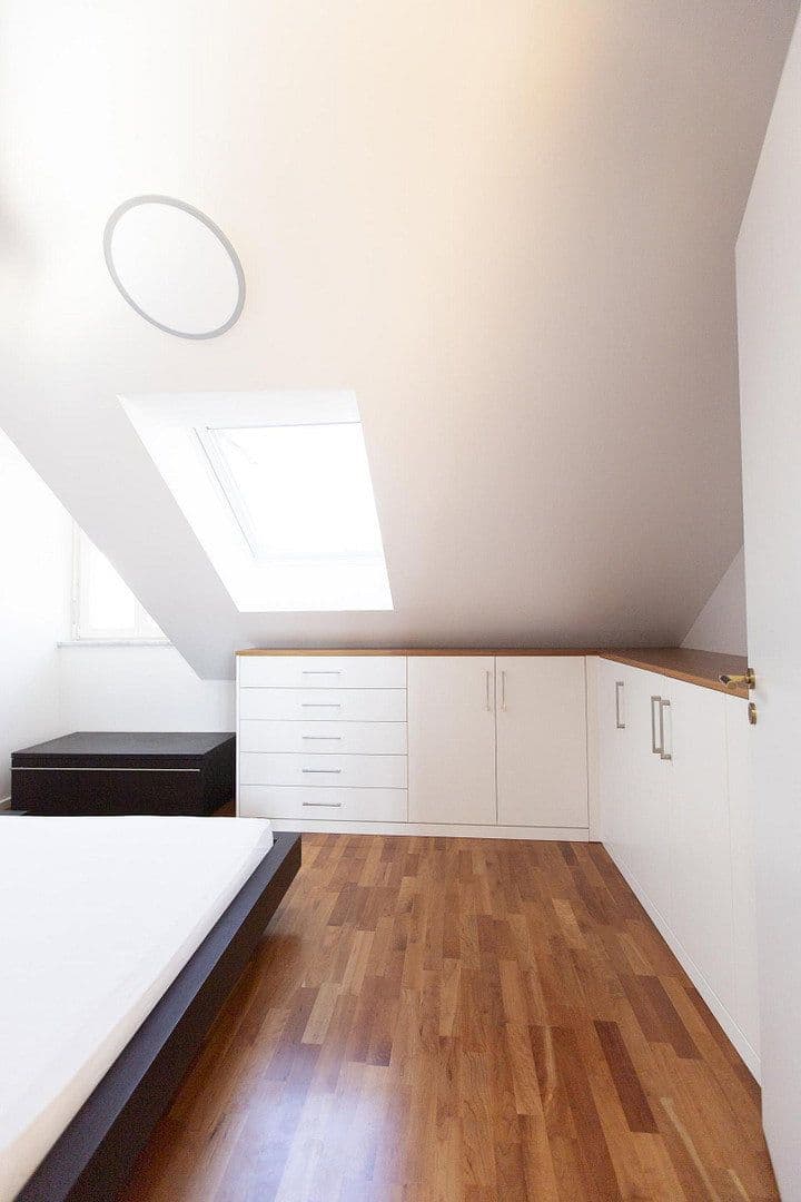 Prenájom bytu 3-izbový 90 m², Forstenrieder Allee 194, München, Bavorsko Prenájom bytu 3-izbový 90 m², Forstenrieder Allee 194, München, Bavorsko