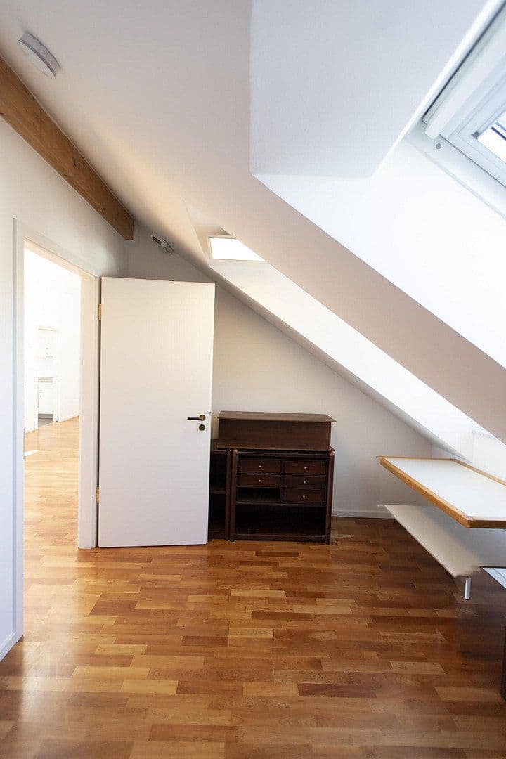 Prenájom bytu 3-izbový 90 m², Forstenrieder Allee 194, München, Bavorsko Prenájom bytu 3-izbový 90 m², Forstenrieder Allee 194, München, Bavorsko