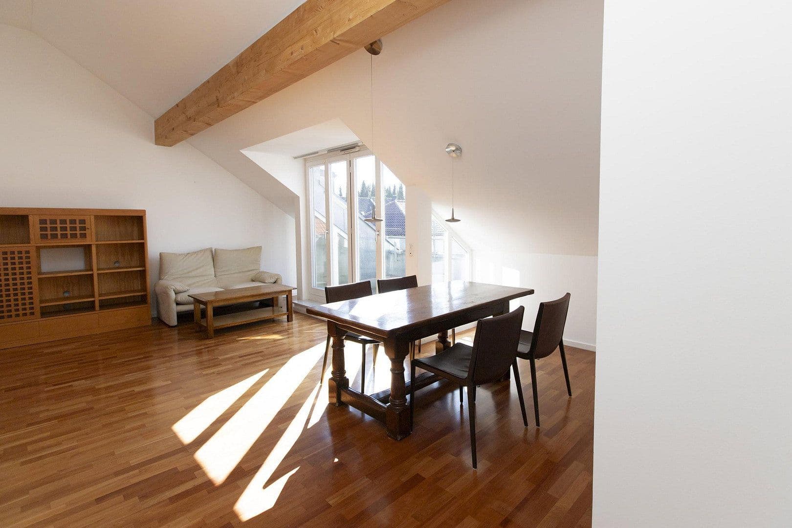 Prenájom bytu 3-izbový 90 m², Forstenrieder Allee 194, München, Bavorsko Prenájom bytu 3-izbový 90 m², Forstenrieder Allee 194, München, Bavorsko