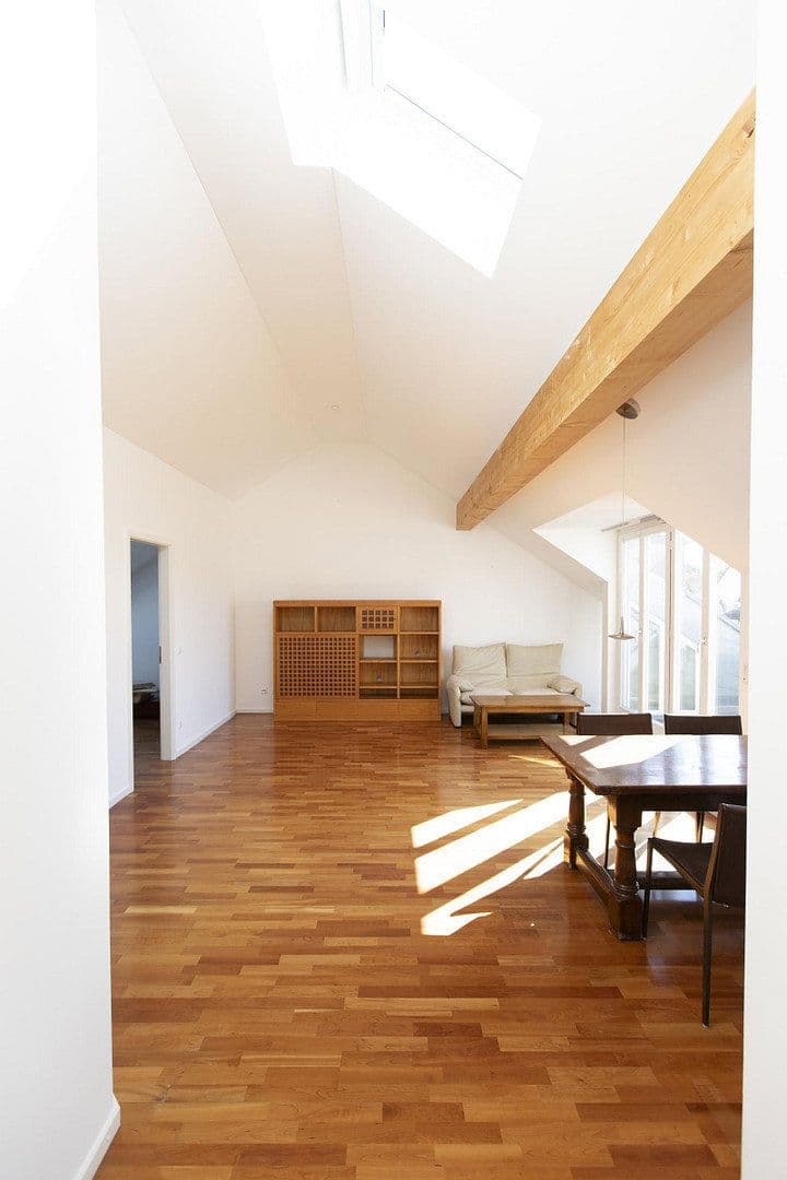 Prenájom bytu 3-izbový 90 m², Forstenrieder Allee 194, München, Bavorsko Prenájom bytu 3-izbový 90 m², Forstenrieder Allee 194, München, Bavorsko