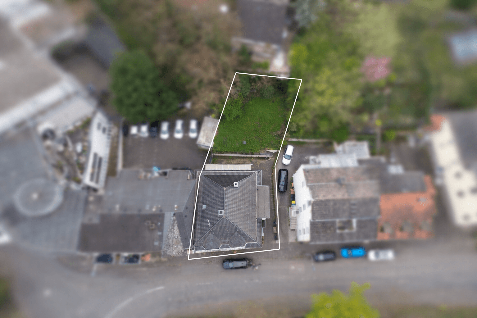 Predaj domu 255 m², pozemek 385 m², Hochstr. 3, Bad Neuenahr-Ahrweiler, Porýnie-Falcko Predaj domu 255 m², pozemek 385 m², Hochstr. 3, Bad Neuenahr-Ahrweiler, Porýnie-Falcko