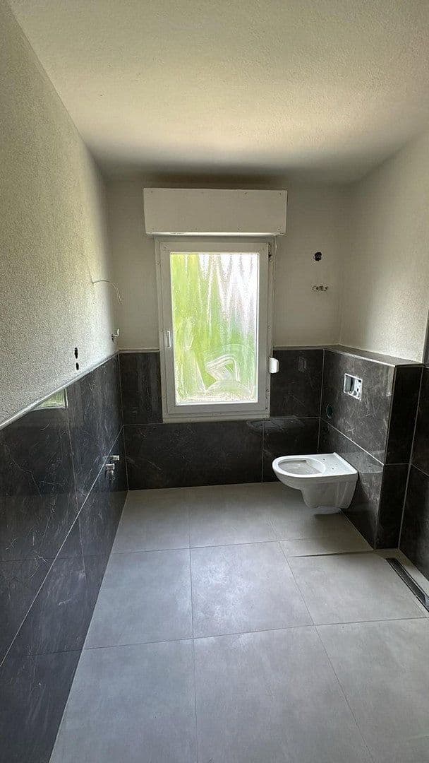 Predaj domu 255 m², pozemek 385 m², Hochstr. 3, Bad Neuenahr-Ahrweiler, Porýnie-Falcko Predaj domu 255 m², pozemek 385 m², Hochstr. 3, Bad Neuenahr-Ahrweiler, Porýnie-Falcko