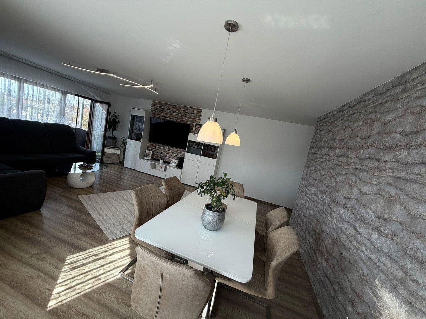 Predaj bytu 4-izbový 114 m², Crailsheim, Bádensko-Wurttembersko Predaj bytu 4-izbový 114 m², Crailsheim, Bádensko-Wurttembersko
