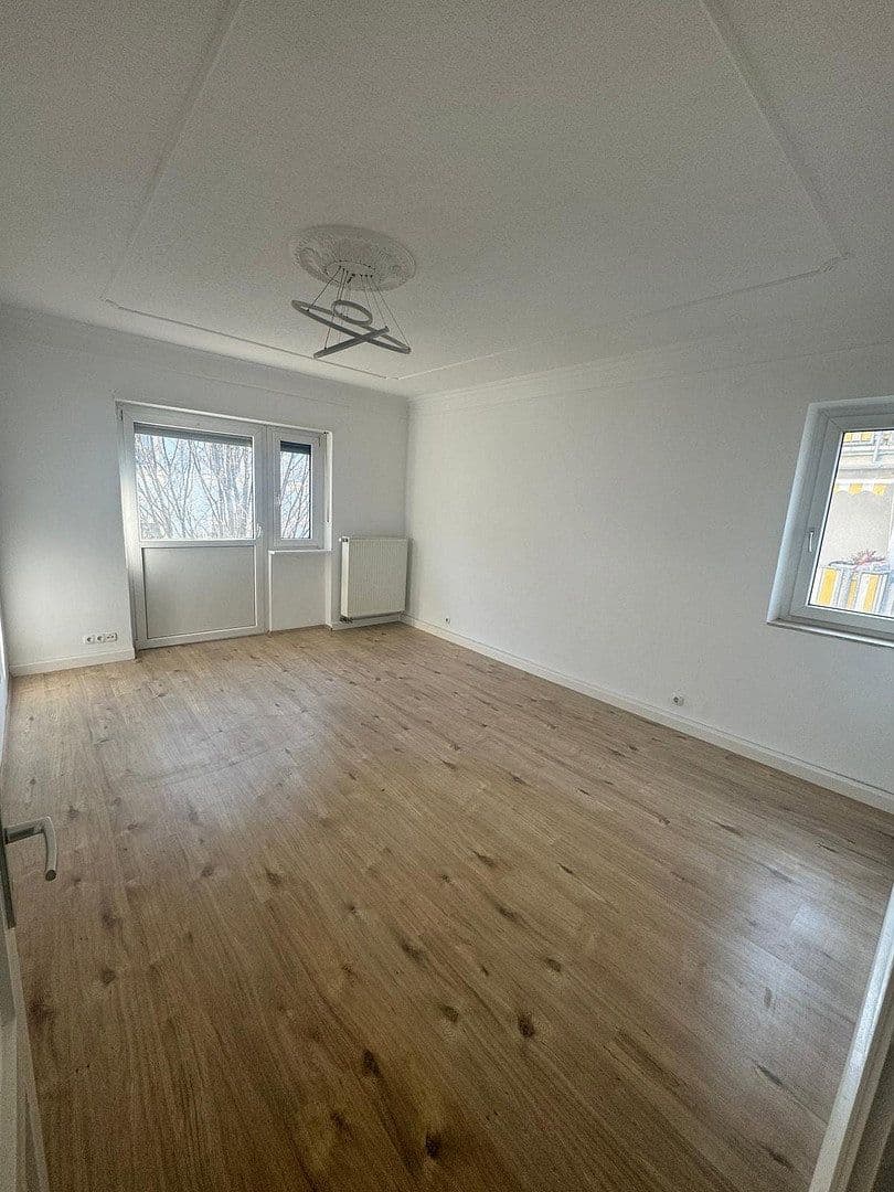 Prenájom bytu 78 m², Eisenstr. 21, Mannheim, Bádensko-Wurttembersko Prenájom bytu 78 m², Eisenstr. 21, Mannheim, Bádensko-Wurttembersko