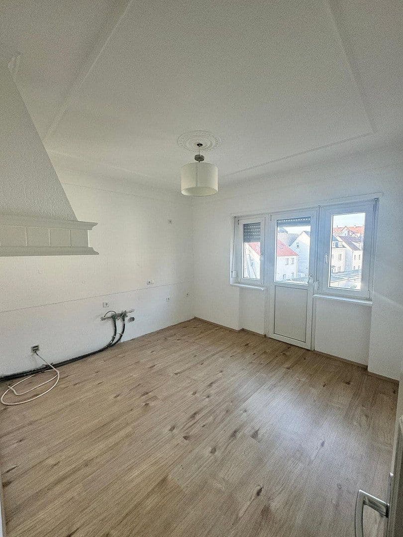 Prenájom bytu 78 m², Eisenstr. 21, Mannheim, Bádensko-Wurttembersko Prenájom bytu 78 m², Eisenstr. 21, Mannheim, Bádensko-Wurttembersko