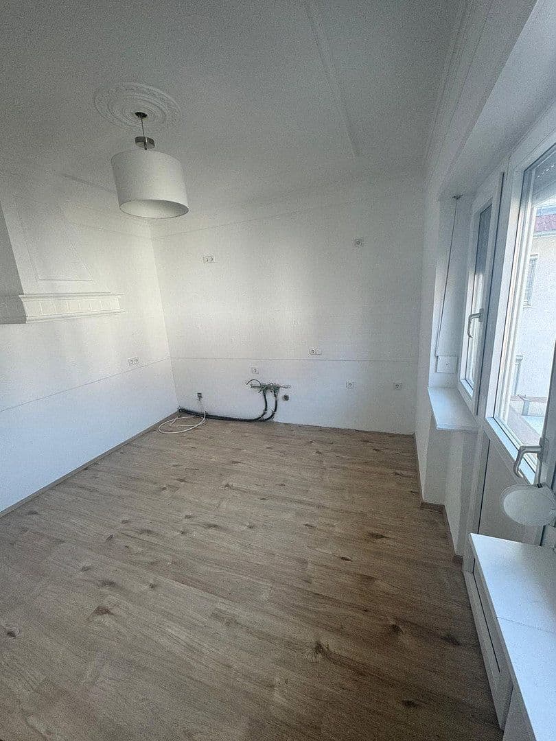 Prenájom bytu 78 m², Eisenstr. 21, Mannheim, Bádensko-Wurttembersko Prenájom bytu 78 m², Eisenstr. 21, Mannheim, Bádensko-Wurttembersko