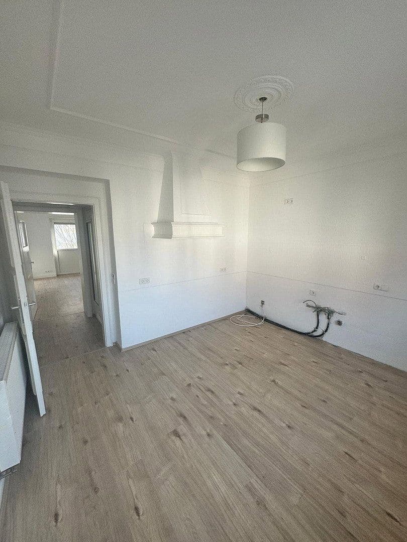 Prenájom bytu 78 m², Eisenstr. 21, Mannheim, Bádensko-Wurttembersko Prenájom bytu 78 m², Eisenstr. 21, Mannheim, Bádensko-Wurttembersko