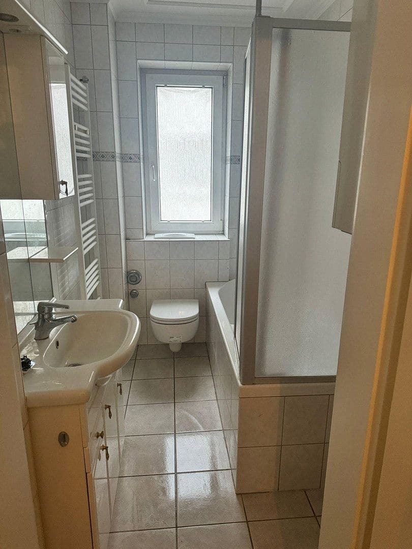 Prenájom bytu 78 m², Eisenstr. 21, Mannheim, Bádensko-Wurttembersko Prenájom bytu 78 m², Eisenstr. 21, Mannheim, Bádensko-Wurttembersko