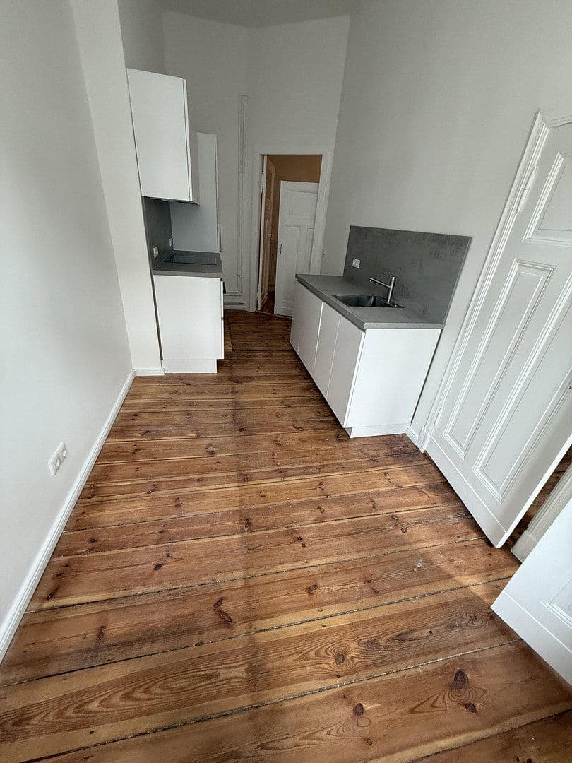 Prenájom bytu 3-izbový 107 m², Detmolder Straße, Berlin, Berlín Prenájom bytu 3-izbový 107 m², Detmolder Straße, Berlin, Berlín