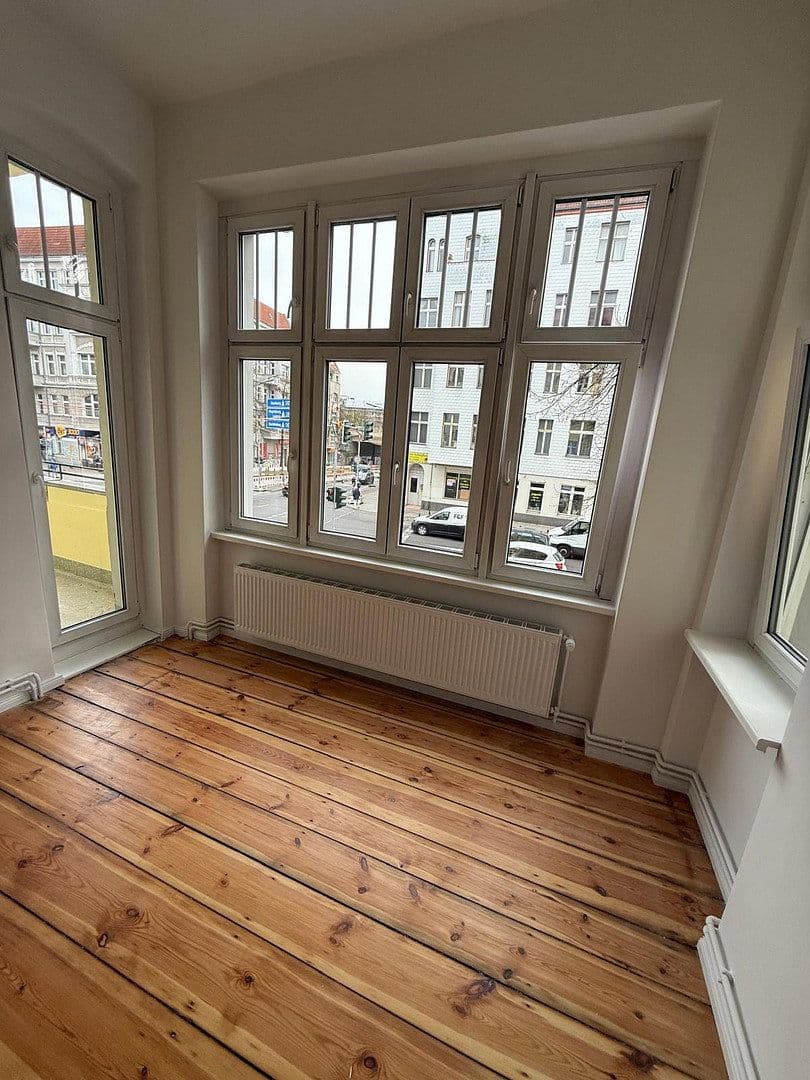 Prenájom bytu 3-izbový 107 m², Detmolder Straße, Berlin, Berlín Prenájom bytu 3-izbový 107 m², Detmolder Straße, Berlin, Berlín