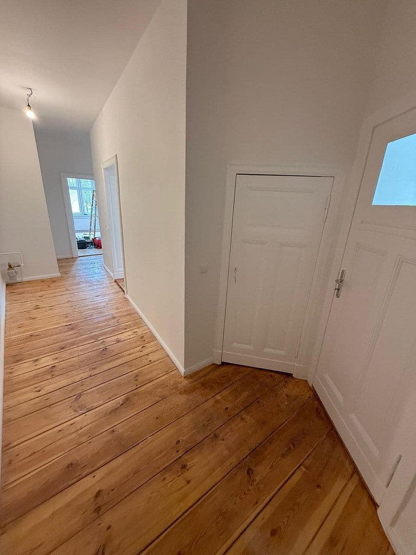 Prenájom bytu 3-izbový 107 m², Detmolder Straße, Berlin, Berlín Prenájom bytu 3-izbový 107 m², Detmolder Straße, Berlin, Berlín