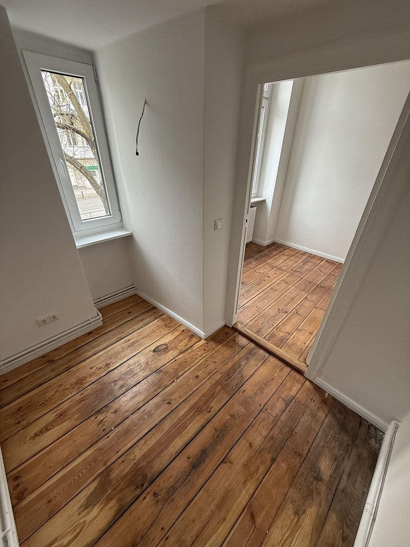 Prenájom bytu 3-izbový 107 m², Detmolder Straße, Berlin, Berlín Prenájom bytu 3-izbový 107 m², Detmolder Straße, Berlin, Berlín