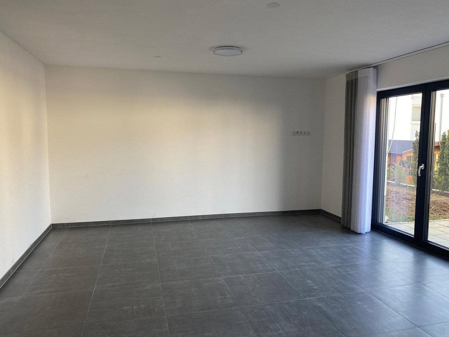 Prenájom bytu 2-izbový 70 m², Amstetten, Bádensko-Wurttembersko Prenájom bytu 2-izbový 70 m², Amstetten, Bádensko-Wurttembersko