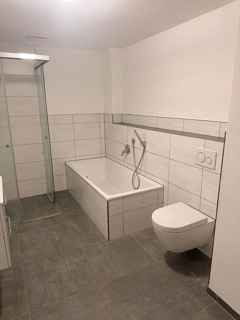 Prenájom bytu 2-izbový 70 m², Amstetten, Bádensko-Wurttembersko Prenájom bytu 2-izbový 70 m², Amstetten, Bádensko-Wurttembersko