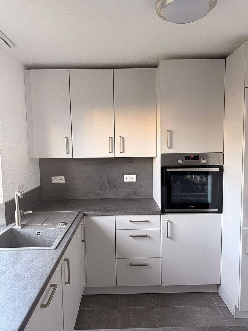 Prenájom bytu 2-izbový 70 m², Amstetten, Bádensko-Wurttembersko Prenájom bytu 2-izbový 70 m², Amstetten, Bádensko-Wurttembersko