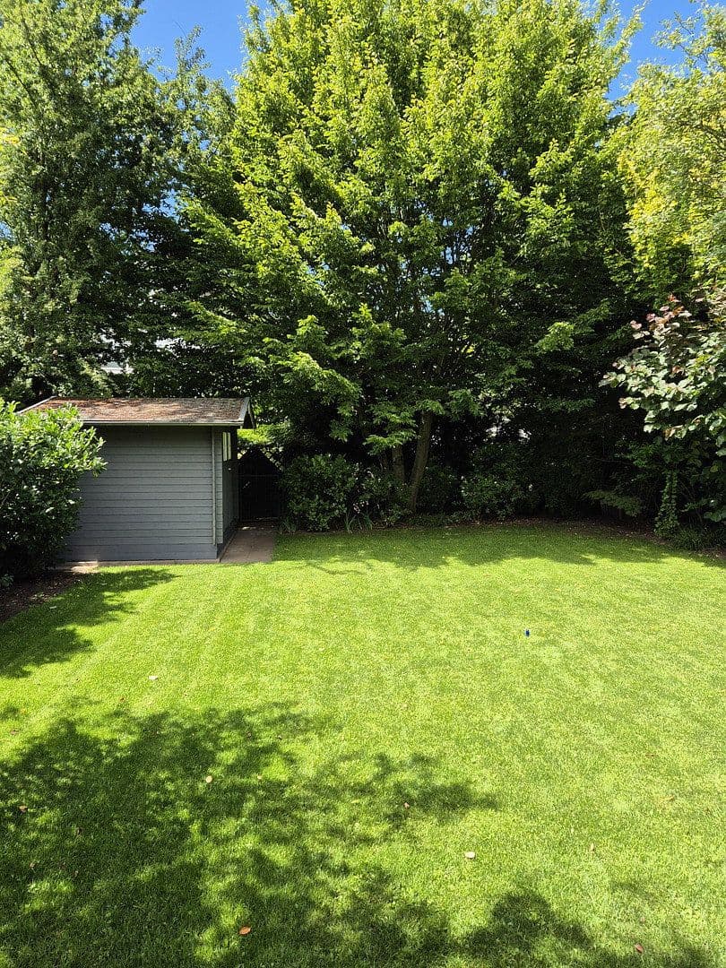 Prenájom domu 200 m², pozemek 420 m², Frankfurt, Hesensko Prenájom domu 200 m², pozemek 420 m², Frankfurt, Hesensko