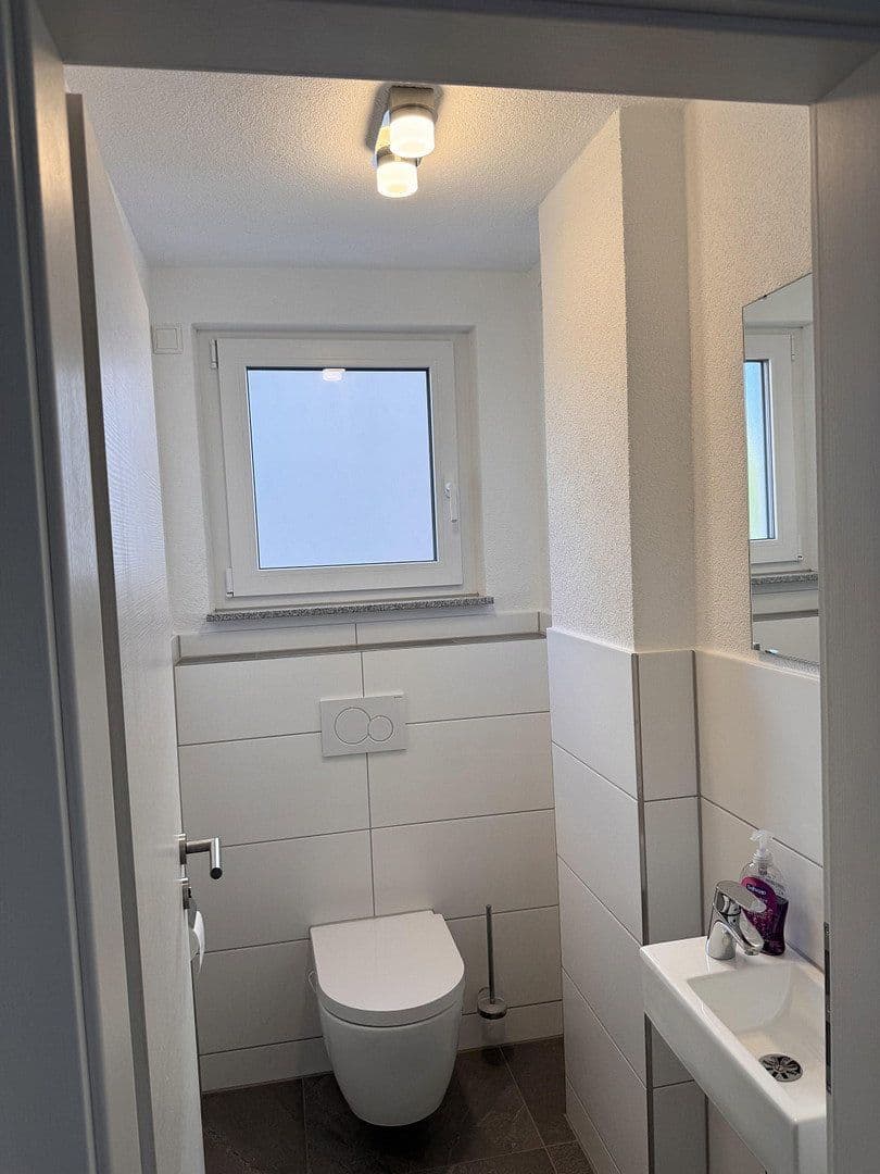 Prenájom bytu 3-izbový 85 m², Sindelfingen, Bádensko-Wurttembersko Prenájom bytu 3-izbový 85 m², Sindelfingen, Bádensko-Wurttembersko