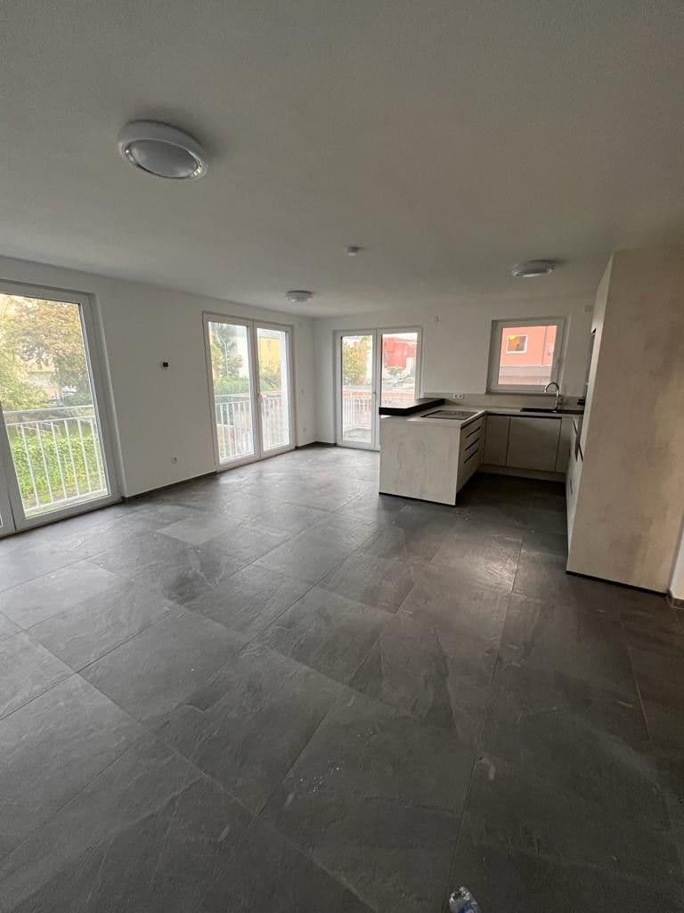 Prenájom bytu 3-izbový 85 m², Sindelfingen, Bádensko-Wurttembersko Prenájom bytu 3-izbový 85 m², Sindelfingen, Bádensko-Wurttembersko