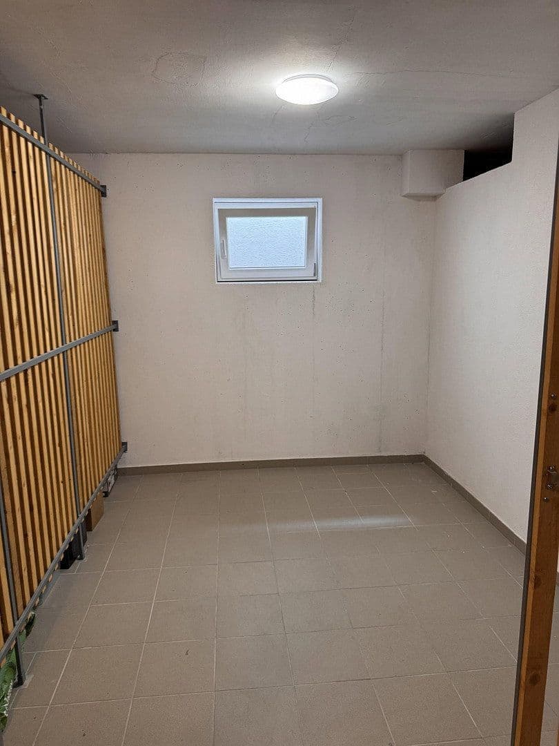 Prenájom bytu 3-izbový 85 m², Sindelfingen, Bádensko-Wurttembersko Prenájom bytu 3-izbový 85 m², Sindelfingen, Bádensko-Wurttembersko