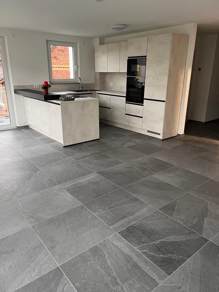 Prenájom bytu 3-izbový 85 m², Sindelfingen, Bádensko-Wurttembersko Prenájom bytu 3-izbový 85 m², Sindelfingen, Bádensko-Wurttembersko