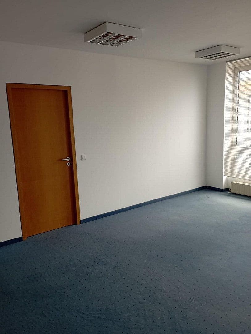 Prenájom kancelárie 76 m², Baruther Strasse 20/21, Zossen, Brandenbursko Prenájom kancelárie 76 m², Baruther Strasse 20/21, Zossen, Brandenbursko