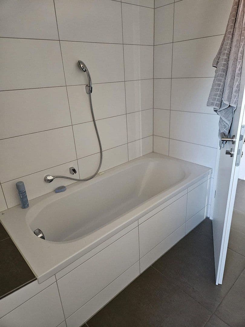 Prenájom bytu 3-izbový 85 m², Sindelfingen, Bádensko-Wurttembersko Prenájom bytu 3-izbový 85 m², Sindelfingen, Bádensko-Wurttembersko