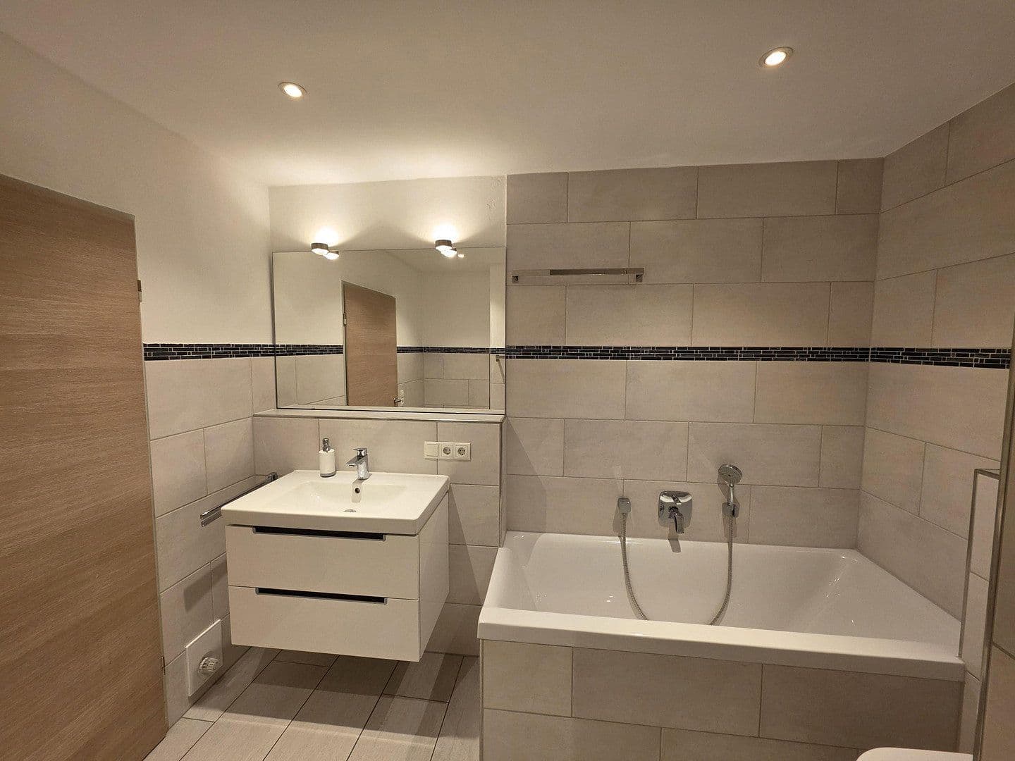 Prenájom bytu 2-izbový 61 m², Henschelring 3, Kirchheim b. München, Bavorsko Prenájom bytu 2-izbový 61 m², Henschelring 3, Kirchheim b. München, Bavorsko