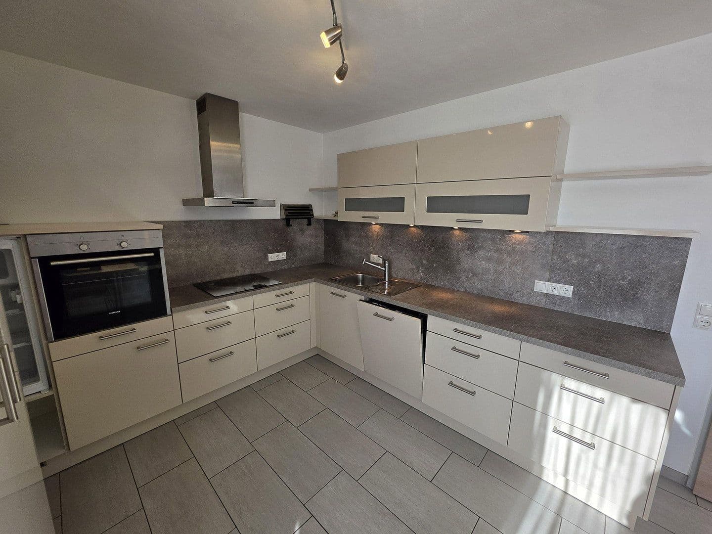 Prenájom bytu 2-izbový 61 m², Henschelring 3, Kirchheim b. München, Bavorsko Prenájom bytu 2-izbový 61 m², Henschelring 3, Kirchheim b. München, Bavorsko