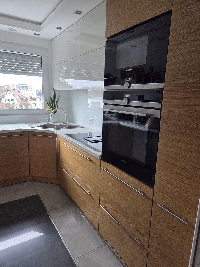 Prenájom bytu 3-izbový 79 m², Fürth, Bavorsko Prenájom bytu 3-izbový 79 m², Fürth, Bavorsko