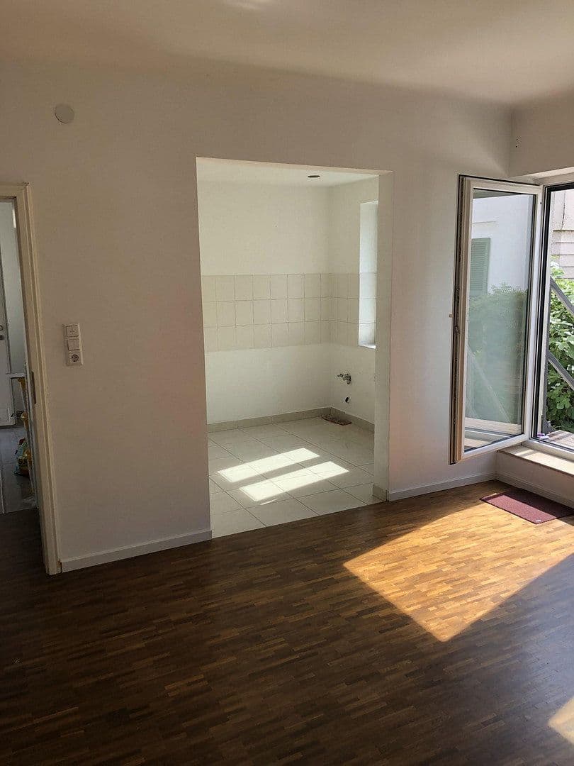 Prenájom domu 140 m², pozemek 200 m², Fellbach, Bádensko-Wurttembersko Prenájom domu 140 m², pozemek 200 m², Fellbach, Bádensko-Wurttembersko