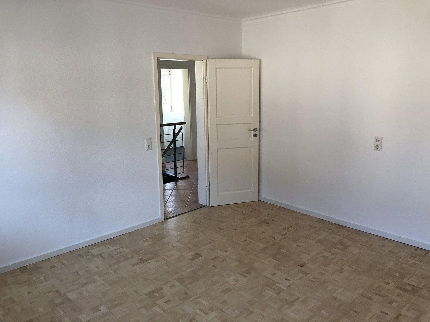 Prenájom domu 140 m², pozemek 200 m², Fellbach, Bádensko-Wurttembersko Prenájom domu 140 m², pozemek 200 m², Fellbach, Bádensko-Wurttembersko