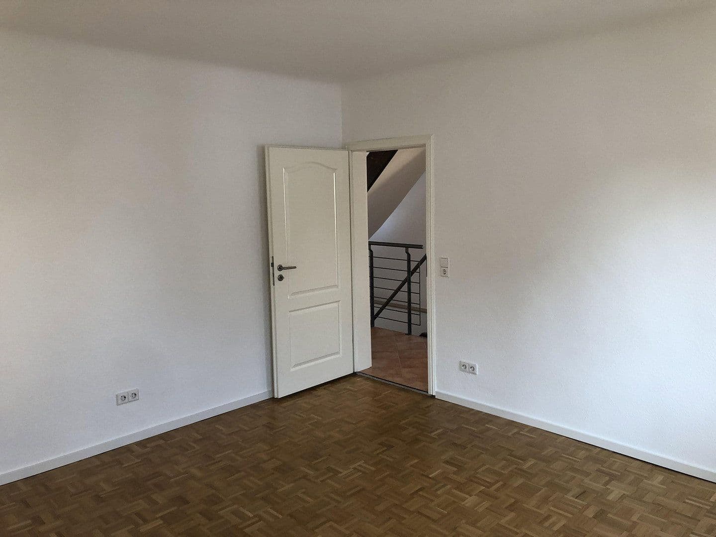 Prenájom domu 140 m², pozemek 200 m², Fellbach, Bádensko-Wurttembersko Prenájom domu 140 m², pozemek 200 m², Fellbach, Bádensko-Wurttembersko