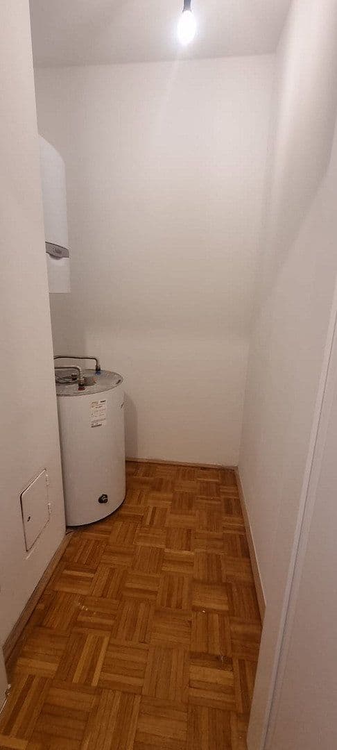 Prenájom kancelárie 53 m², Auhofstraße 129/3, Wien, Viedeň Prenájom kancelárie 53 m², Auhofstraße 129/3, Wien, Viedeň