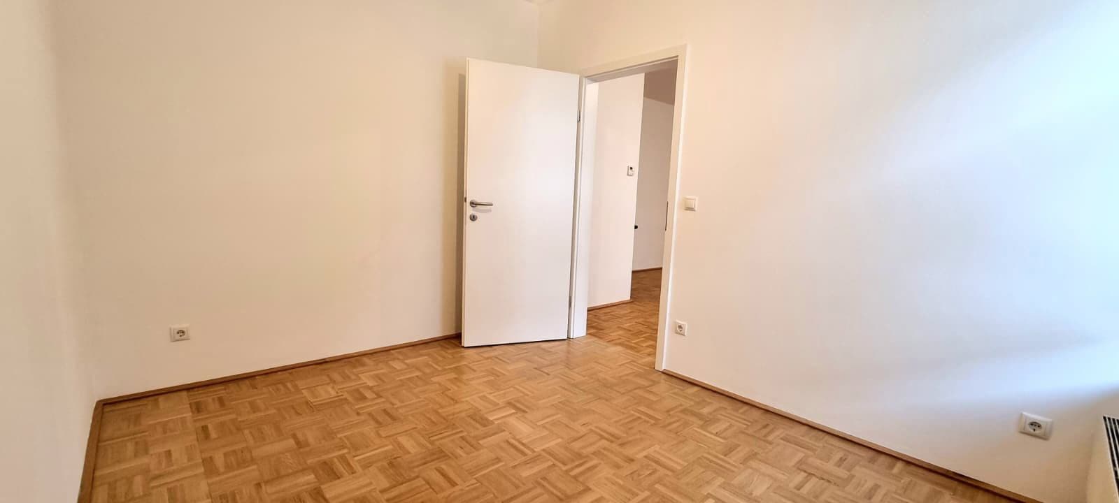 Prenájom kancelárie 53 m², Auhofstraße 129/3, Wien, Viedeň Prenájom kancelárie 53 m², Auhofstraße 129/3, Wien, Viedeň