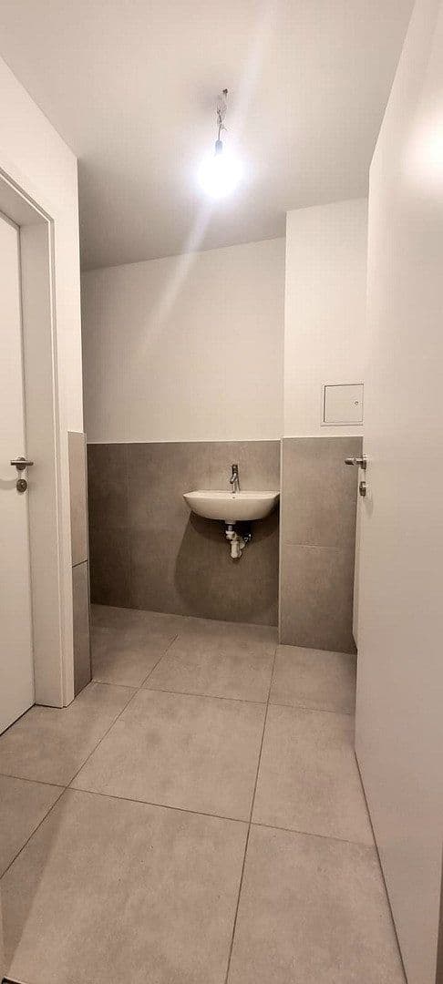Prenájom kancelárie 53 m², Auhofstraße 129/3, Wien, Viedeň Prenájom kancelárie 53 m², Auhofstraße 129/3, Wien, Viedeň