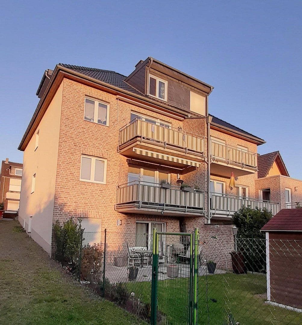 Prenájom bytu 4-izbový 116 m², Gartenstraße 46, Bergheim, Severné Porýnie - Westfálsko Prenájom bytu 4-izbový 116 m², Gartenstraße 46, Bergheim, Severné Porýnie - Westfálsko