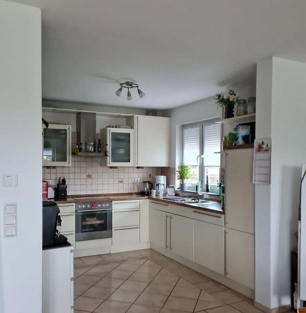 Prenájom bytu 4-izbový 116 m², Gartenstraße 46, Bergheim, Severné Porýnie - Westfálsko Prenájom bytu 4-izbový 116 m², Gartenstraße 46, Bergheim, Severné Porýnie - Westfálsko