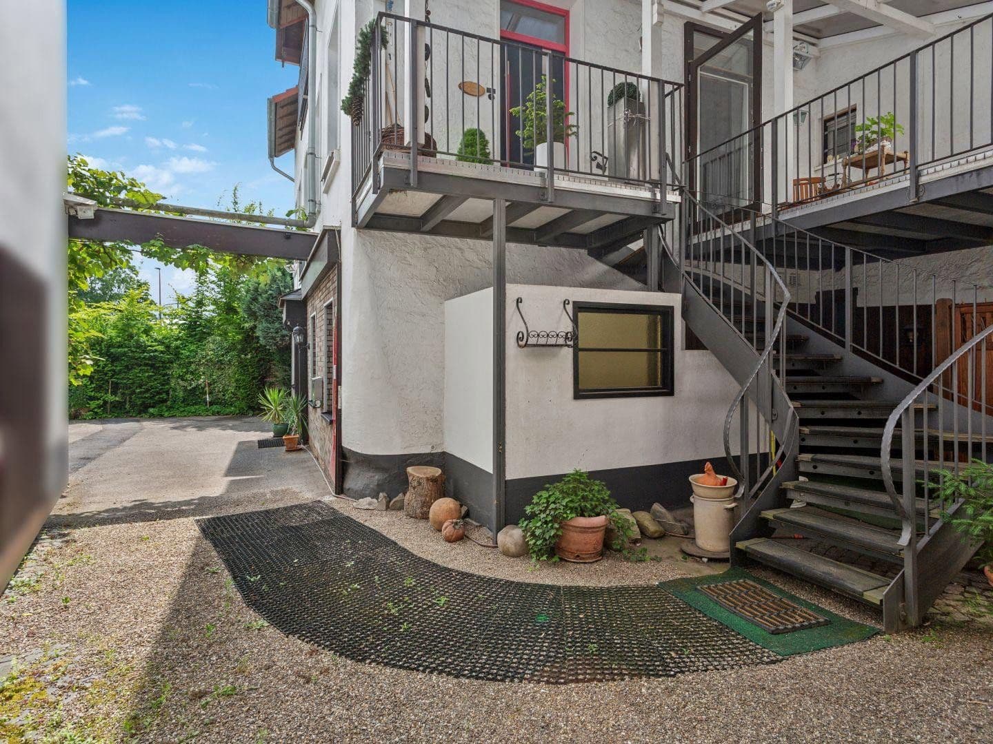 Prenájom bytu 4-izbový 193 m², Neuwied, Porýnie-Falcko Prenájom bytu 4-izbový 193 m², Neuwied, Porýnie-Falcko