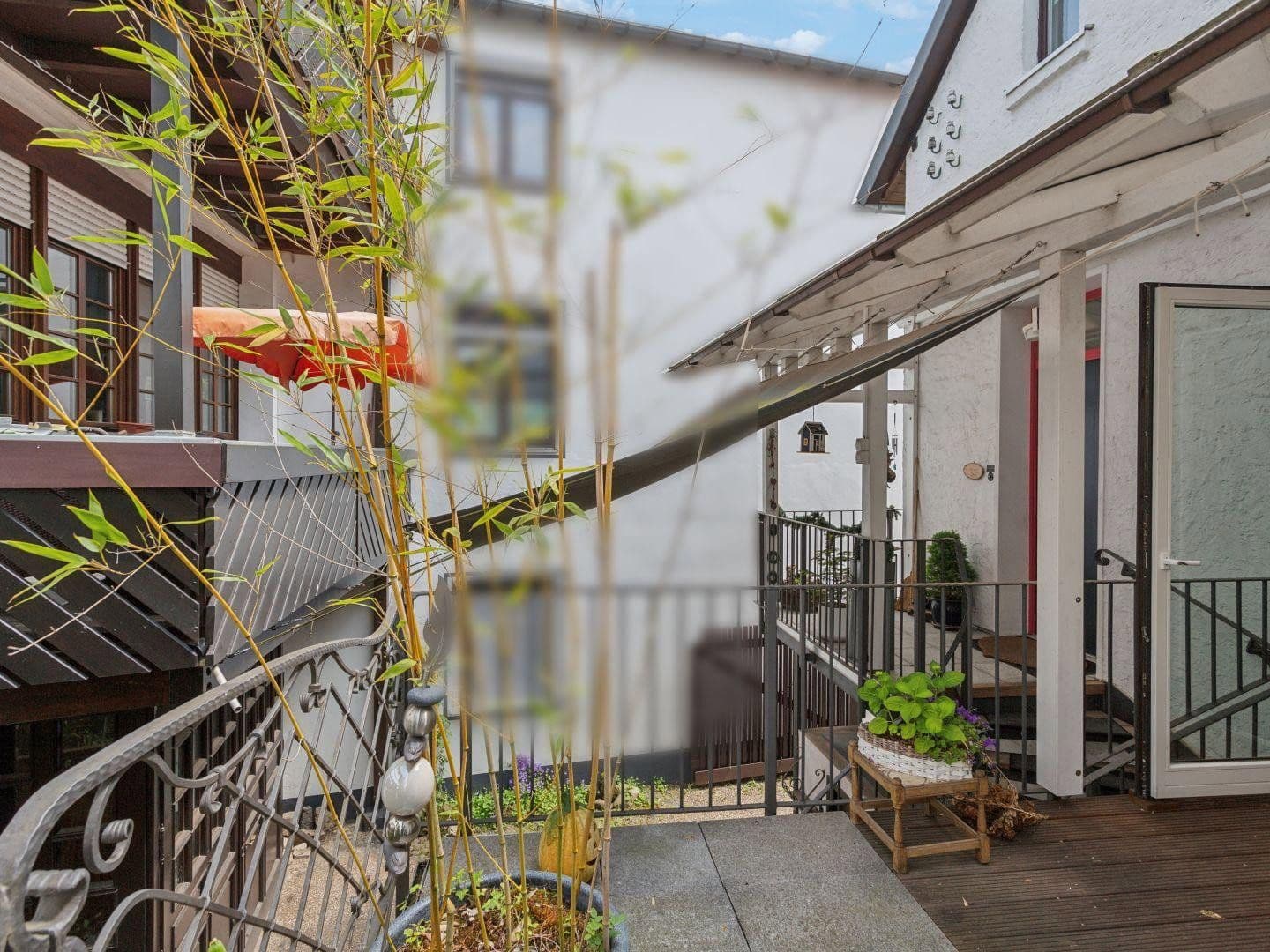 Prenájom bytu 4-izbový 193 m², Neuwied, Porýnie-Falcko Prenájom bytu 4-izbový 193 m², Neuwied, Porýnie-Falcko