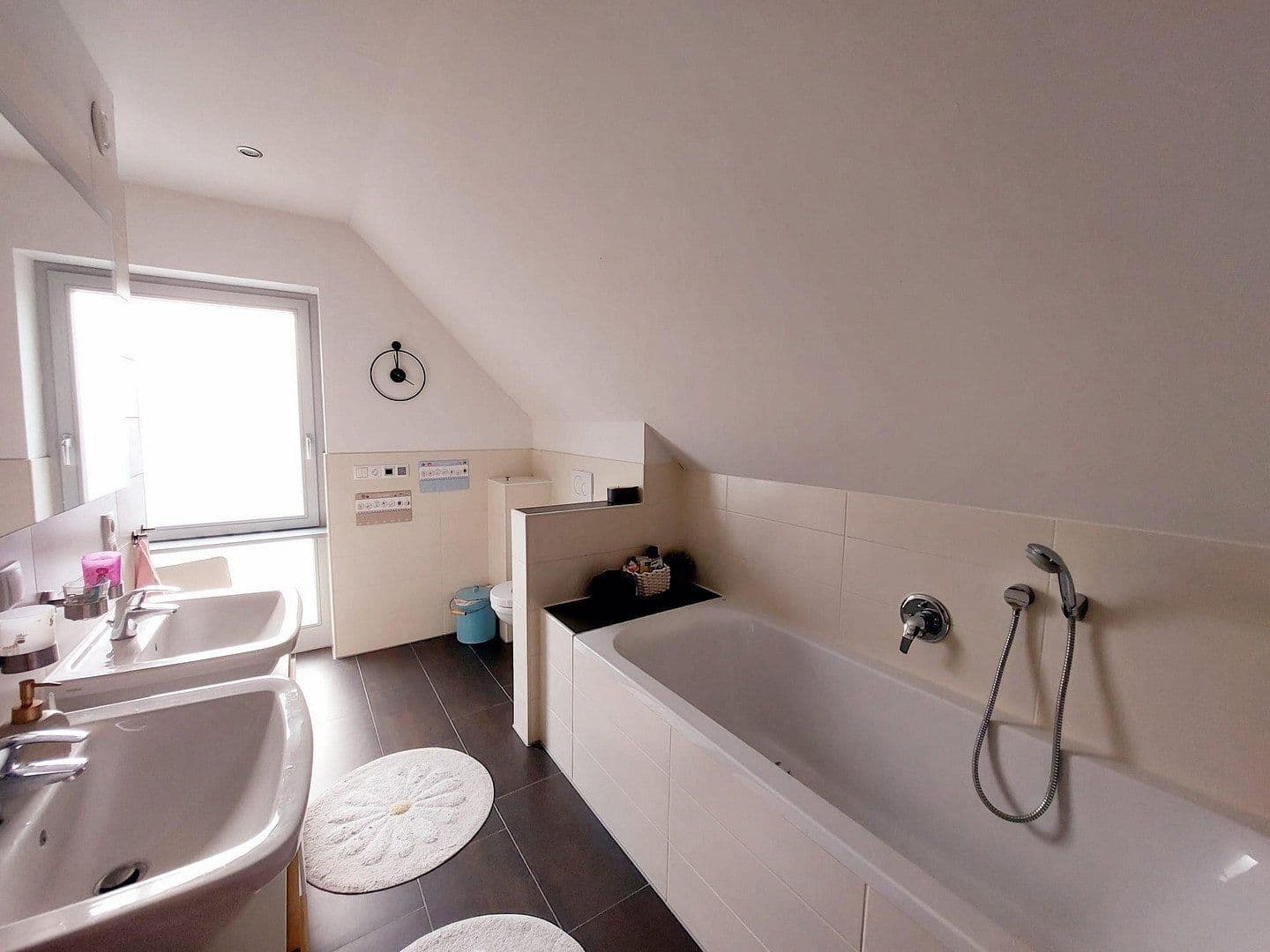 Predaj domu 147 m², pozemek 866 m², Haseldorf, Šlezvicko-Holštajnsko Predaj domu 147 m², pozemek 866 m², Haseldorf, Šlezvicko-Holštajnsko