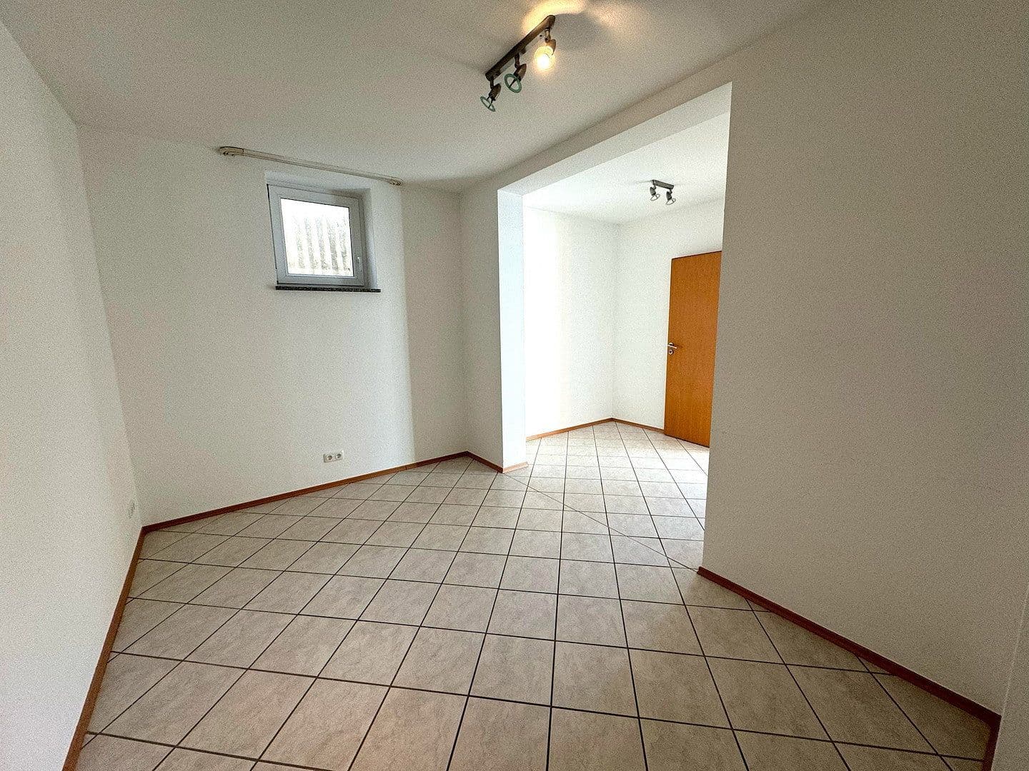 Prenájom bytu 2-izbový 56 m², Kalkstr. 28, Trierweiler, Porýnie-Falcko Prenájom bytu 2-izbový 56 m², Kalkstr. 28, Trierweiler, Porýnie-Falcko