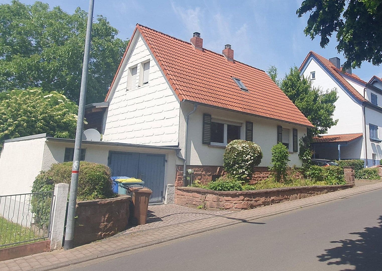 Predaj domu 183 m², pozemek 975 m², Linsengericht, Hesensko Predaj domu 183 m², pozemek 975 m², Linsengericht, Hesensko