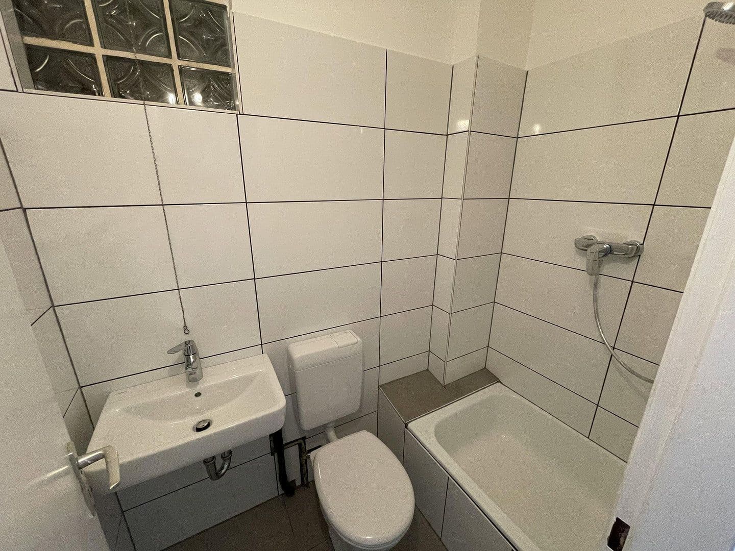 Prenájom bytu 2-izbový 47 m², Mainkurstraße 32, Frankfurt, Hesensko Prenájom bytu 2-izbový 47 m², Mainkurstraße 32, Frankfurt, Hesensko