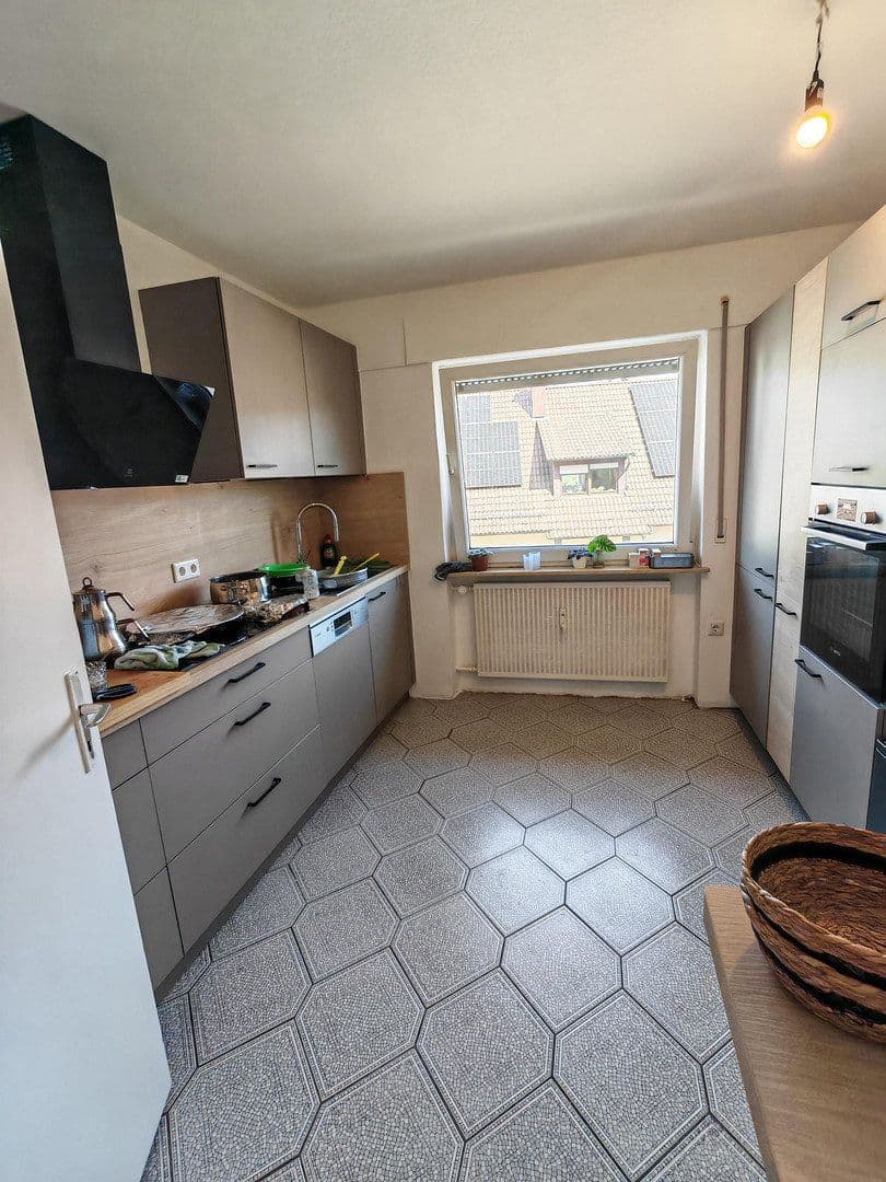 Prenájom bytu 4-izbový 135 m², Heinrich-Weber-Str. 37, Heppenheim, Hesensko Prenájom bytu 4-izbový 135 m², Heinrich-Weber-Str. 37, Heppenheim, Hesensko