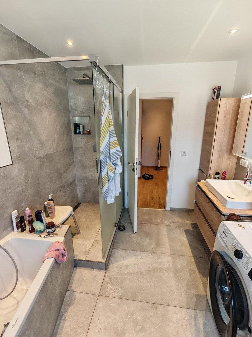 Prenájom bytu 4-izbový 135 m², Heinrich-Weber-Str. 37, Heppenheim, Hesensko Prenájom bytu 4-izbový 135 m², Heinrich-Weber-Str. 37, Heppenheim, Hesensko