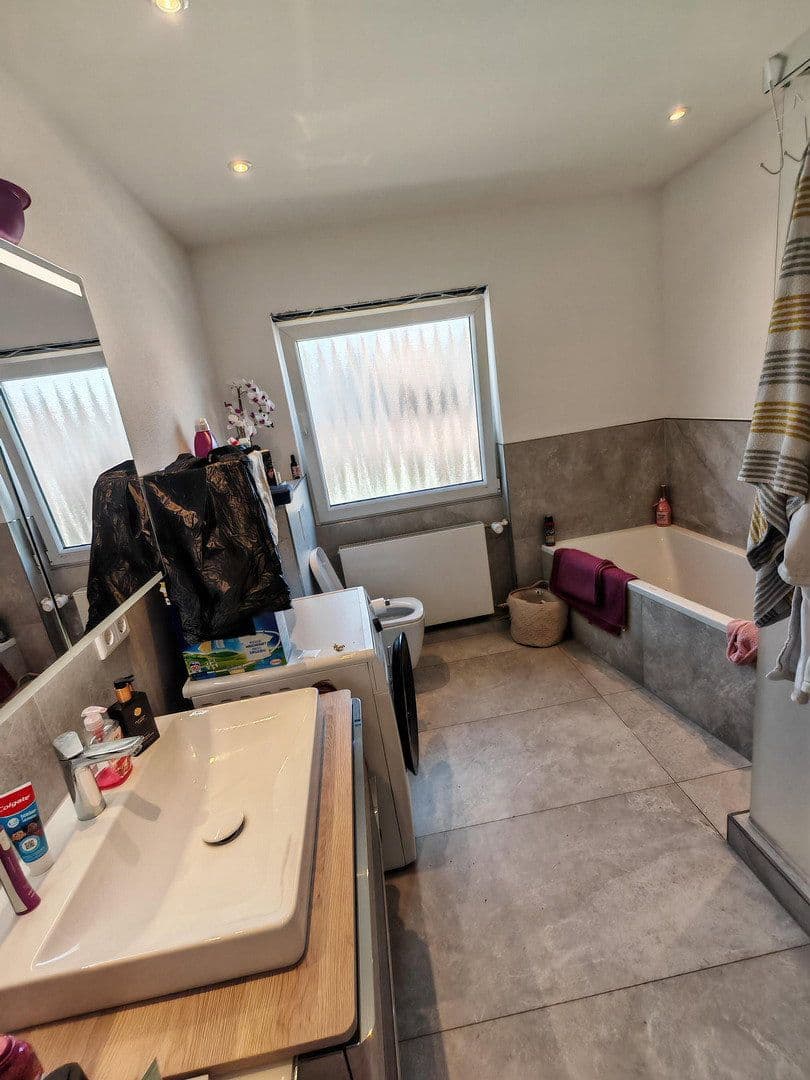 Prenájom bytu 4-izbový 135 m², Heinrich-Weber-Str. 37, Heppenheim, Hesensko Prenájom bytu 4-izbový 135 m², Heinrich-Weber-Str. 37, Heppenheim, Hesensko